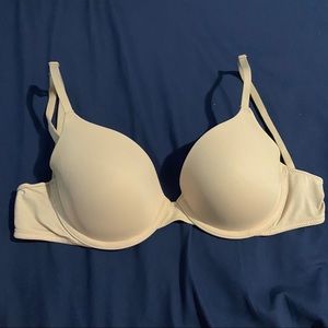 Victoria’s Secret PINK bra in 32D